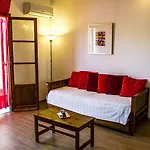 Folies Corfu Town Apartmanhotel Alepú