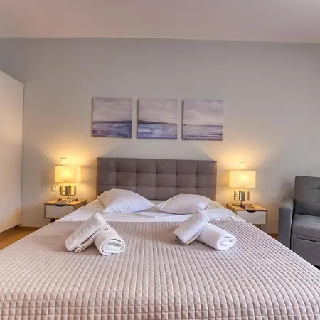Folies Corfu Town 아파트호텔 3*