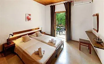 アパートホテル Folies Corfu Town