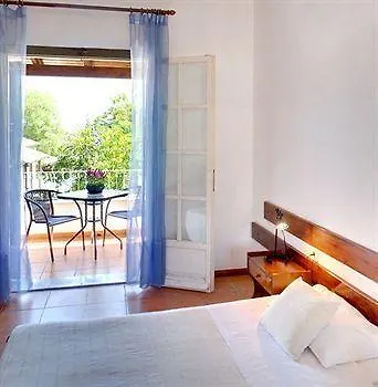 Folies Corfu Town アパートホテル