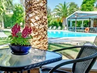 Folies Corfu Town アパートホテル