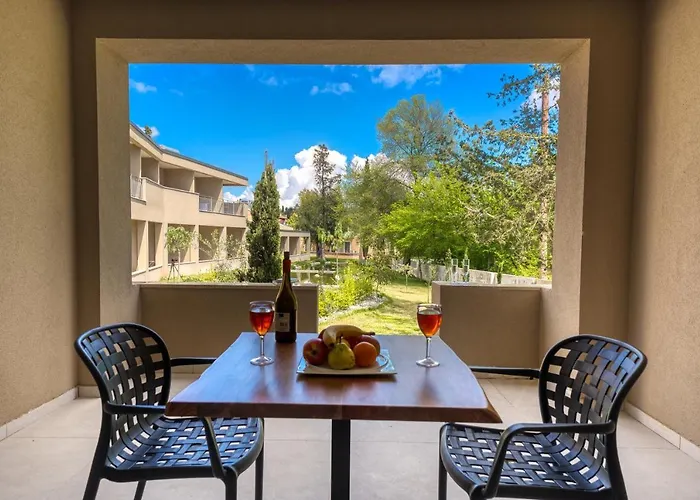 Ξενοδοχείο με διαμερίσματα Folies Corfu Town 3*