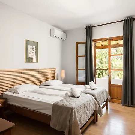 Folies Corfu Town Aparthotel 3*